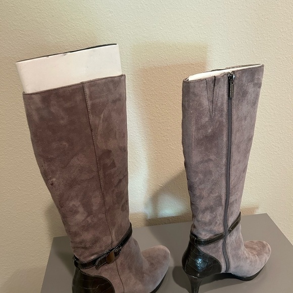 “Bandolino” BDCala Dressy Heel Platform Boots Womens 7.5 Gray Suede w/ Side Zip - Picture 3 of 17